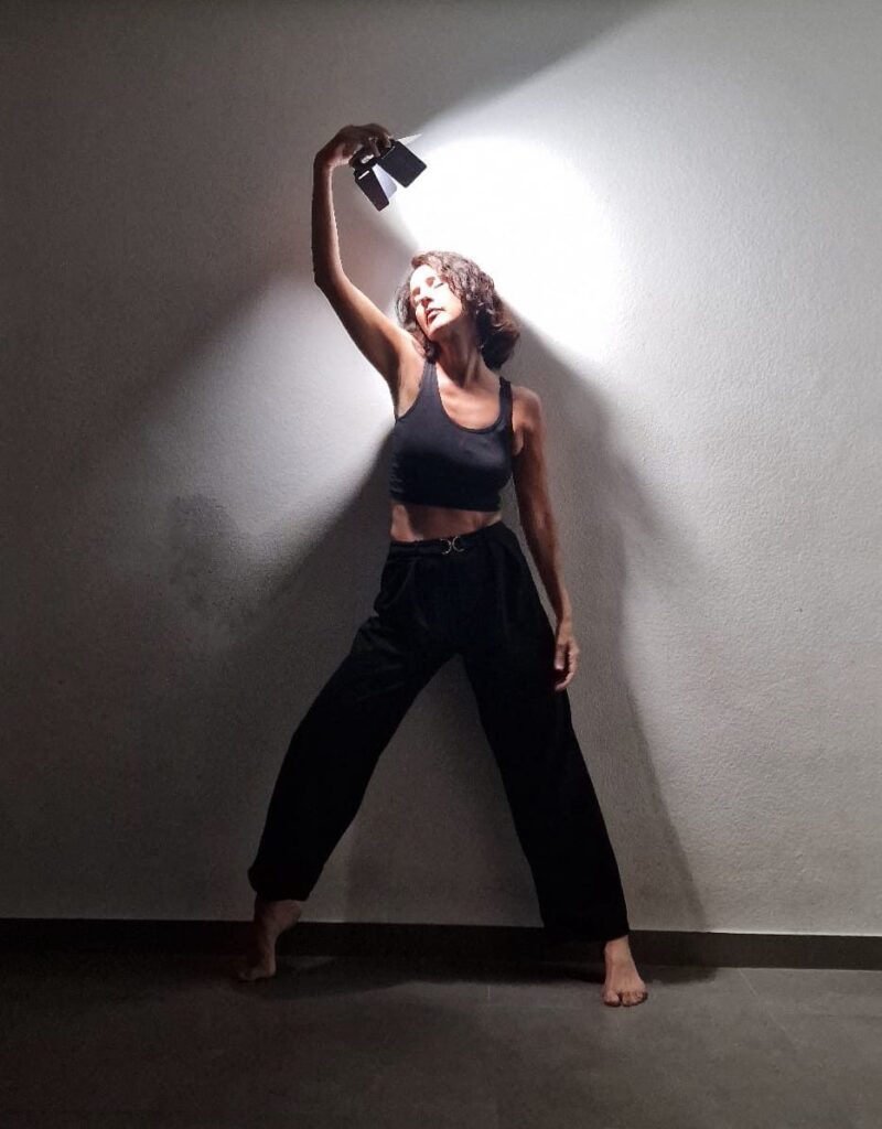 Anouchka Djurdjevac, paroles, danse et vidéo – PROKSIMA